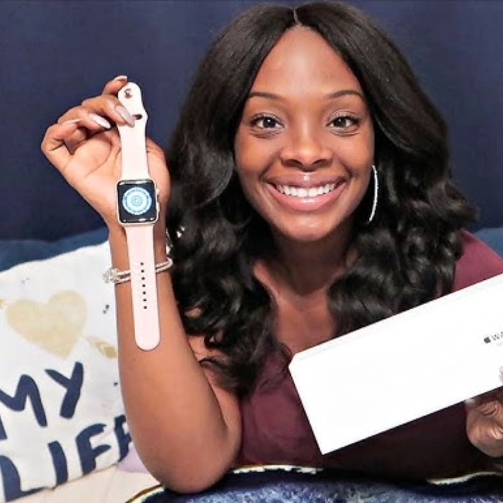APPLE WATCH SERIE 10 - DÉSTOCKAGE UNIQUEMENT COULEUR GRISE ET ROSE